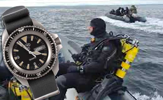 montre-militaire-cwc-nageur-combat-diver-RN-300-royal-navy-mostra-aix-provence-paris-watches